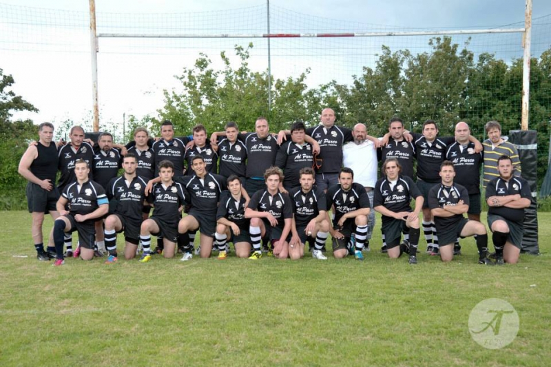 Arieti-Rugby---Foto-di-squadra-2013-2014.jpg