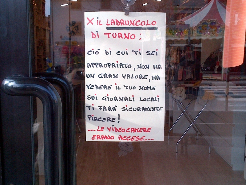 cartello-ladri--negozio-soci.jpg