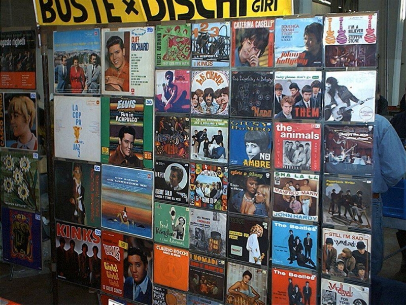 Esposizione_Dischi-anni-60.jpg